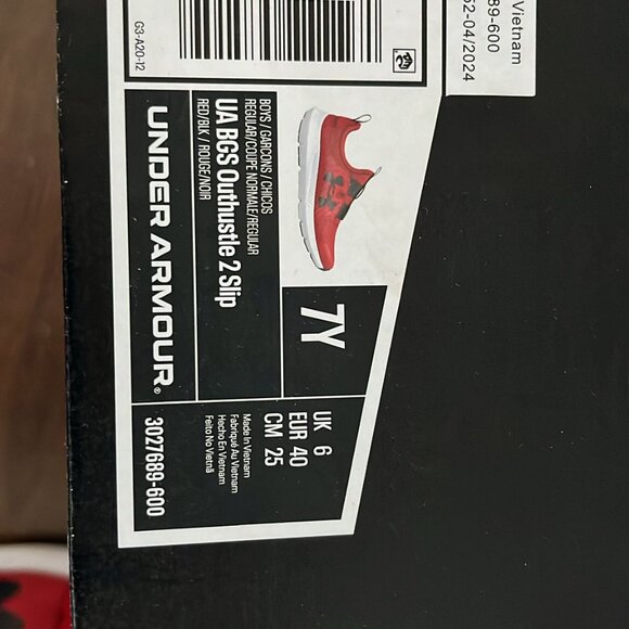 Under Armour Slip on for Boys - Picture 3 of 3